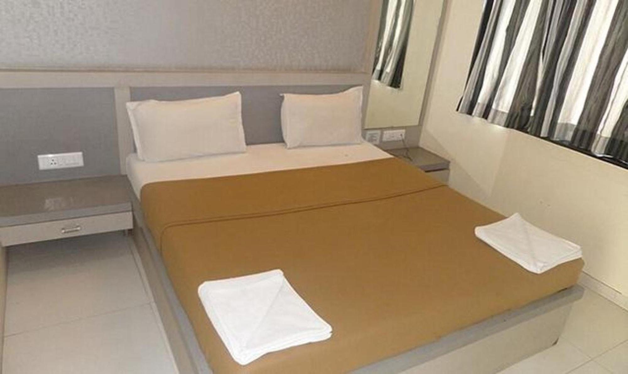 Fabhotel Skylark Inn Нашик Екстер'єр фото