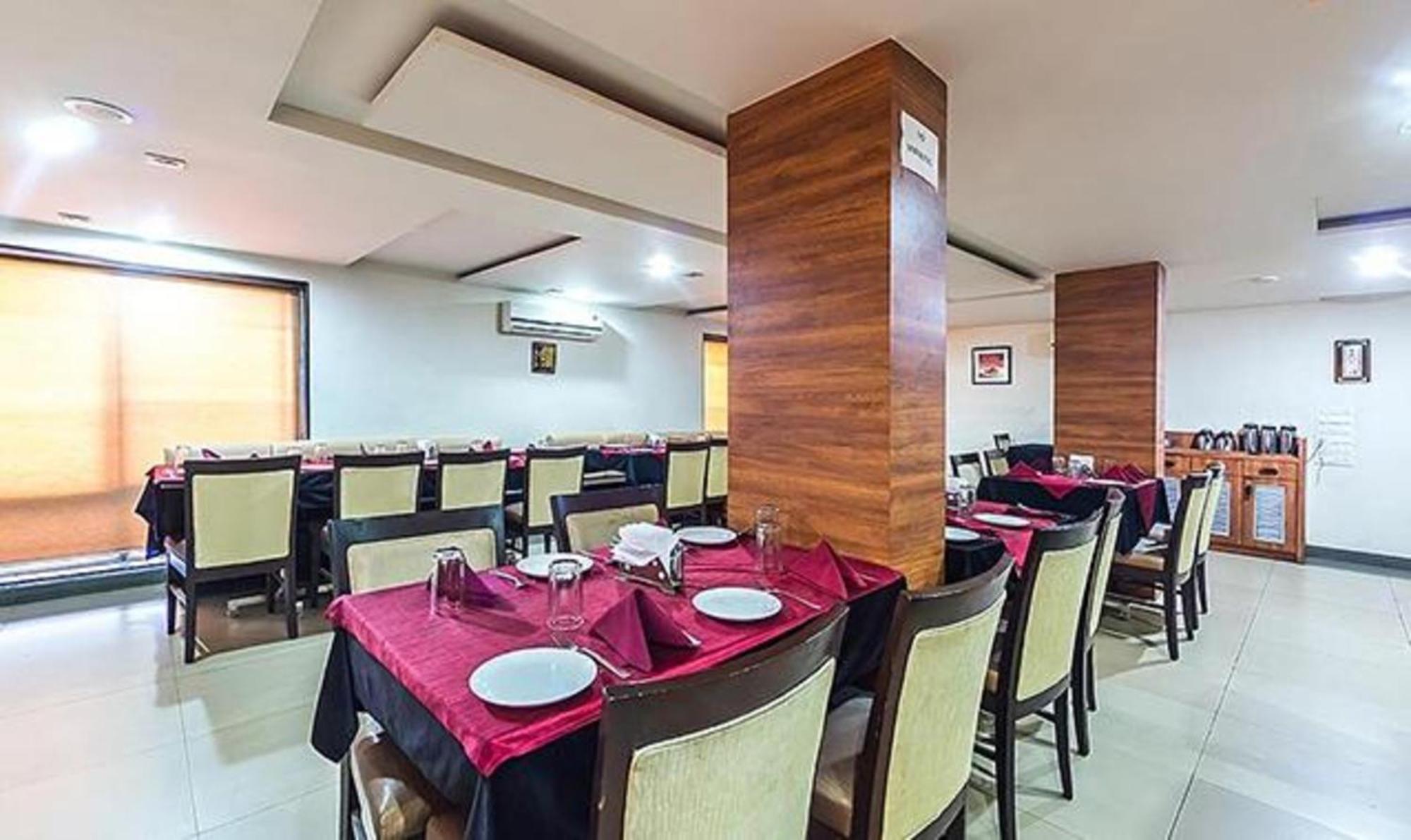 Fabhotel Skylark Inn Нашик Екстер'єр фото