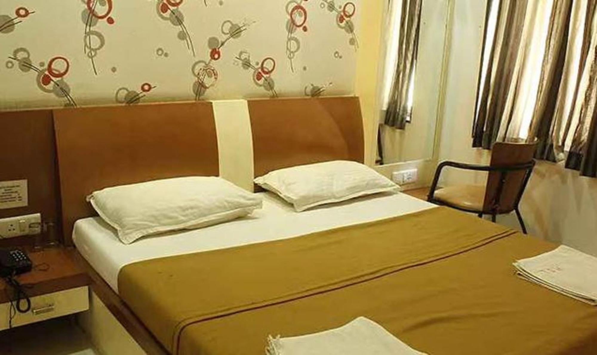 Fabhotel Skylark Inn Нашик Екстер'єр фото